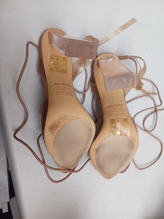 Sandalias de tacón ALDO beige y dorados