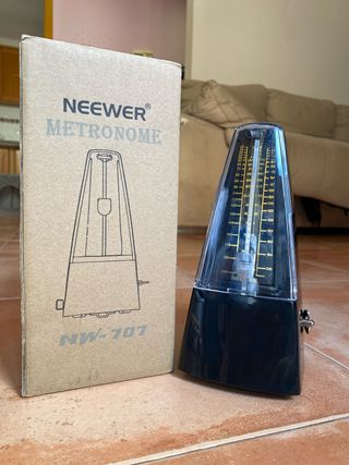 Metrónomo NEEWER NW-707 Negro