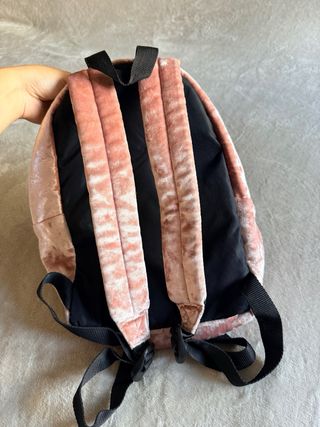 Mochila Eastpak pequeña rosa terciopelo