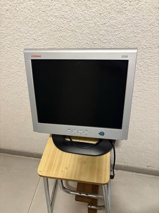 Monitor Compaq 1520 Plata