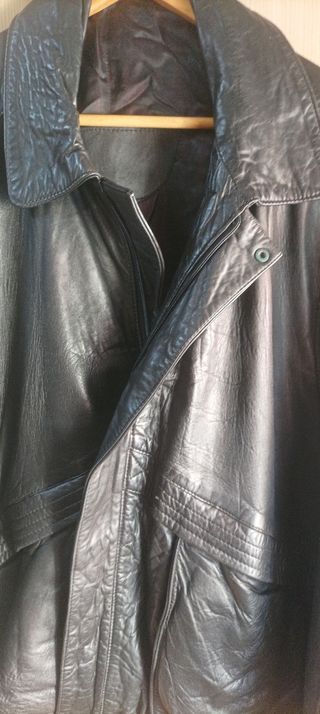 Chaqueta de piel negra