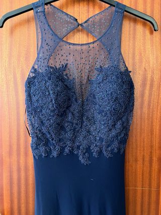 Vestido de fiesta azul con pedrería