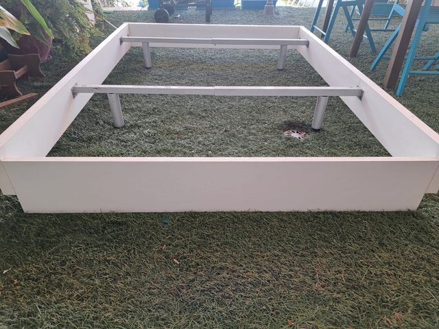 Estructura Cama Matrimonio Blanca y Plateada