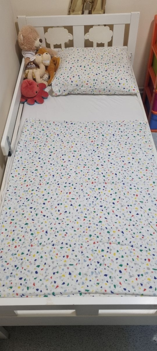 Cama infantil con somier y colchón