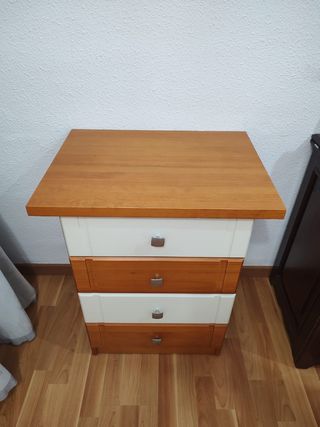 Cama nido y mesita de noche