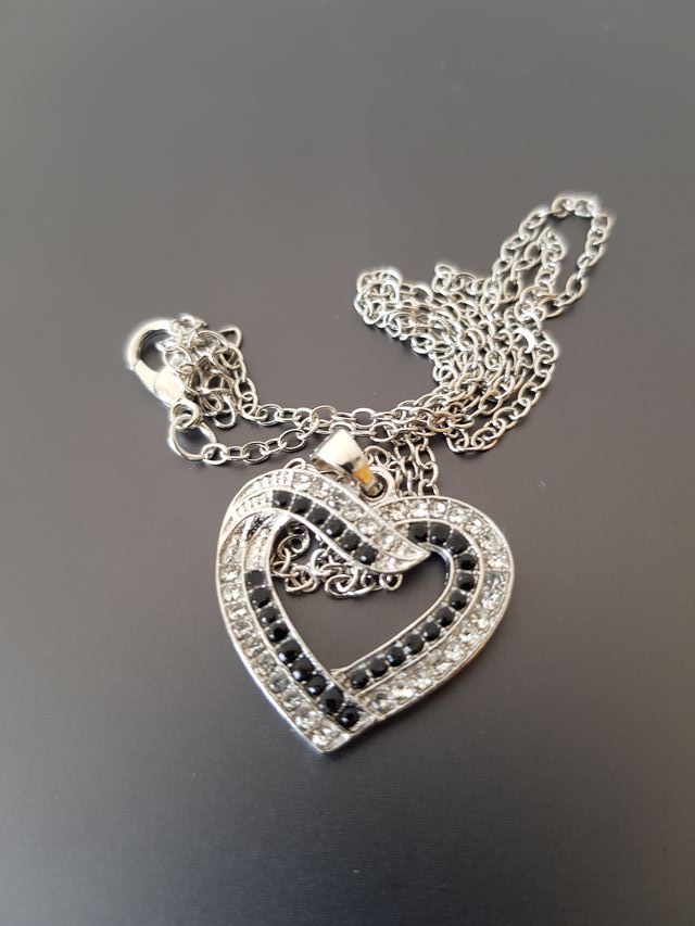 Collar Dije de Corazón con Circonitas brillantes