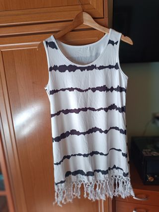 Vestido playero ochentero con flecos