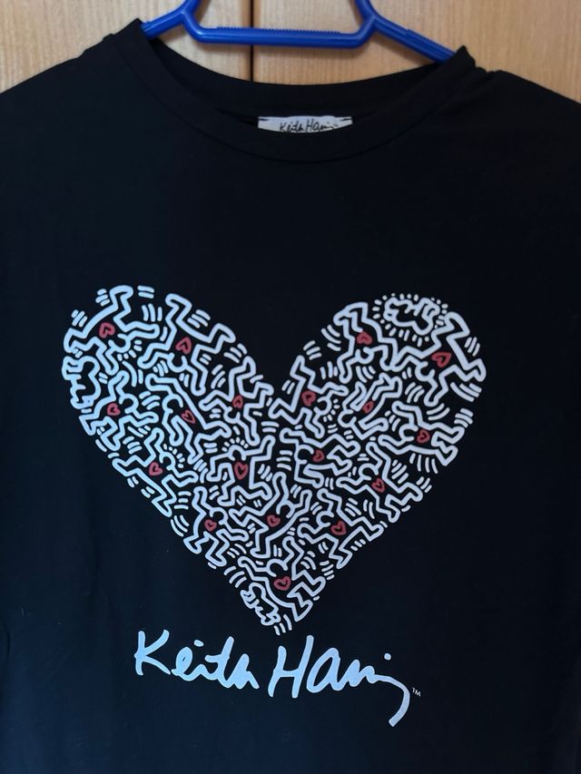 Camiseta Keith Haring Negra Corazón