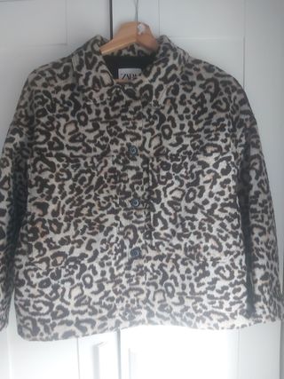 Cazadora Zara Animal Print Oversize