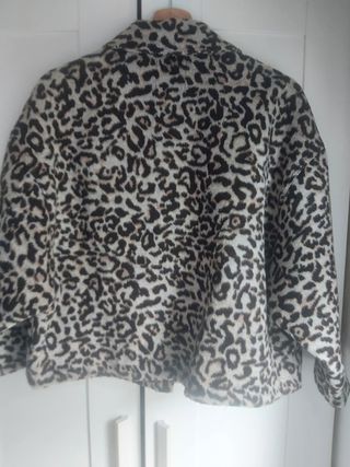 Cazadora Zara Animal Print Oversize