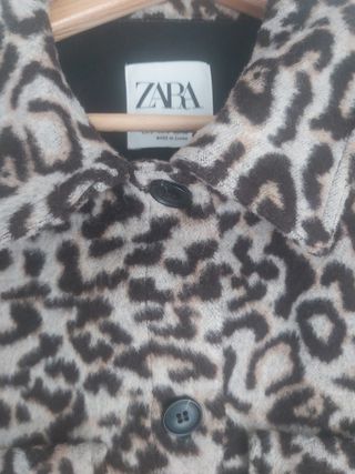 Cazadora Zara Animal Print Oversize
