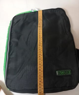 Mochila Pequeña Negra y Verde