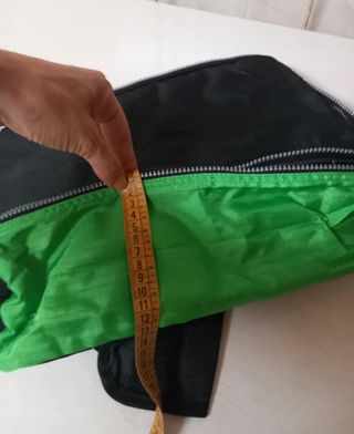 Mochila Pequeña Negra y Verde