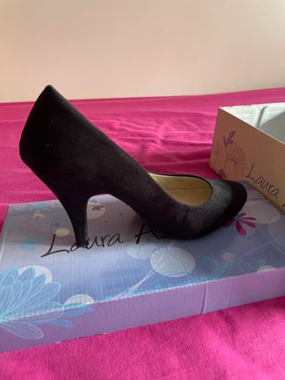 Zapatos de ante negros Laura Ashley