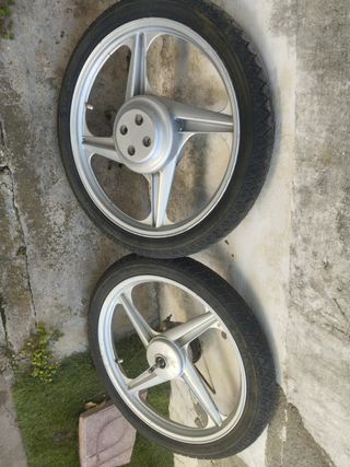 Llantas Piaggio Vespa 4 radios