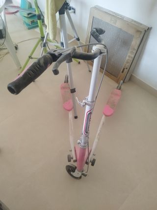 Monopatín infantil rosa