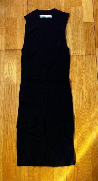 Vestido negro sin mangas
