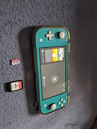 Nintendo Switch Lite + FIFA 22