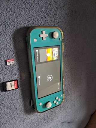 Nintendo Switch Lite + FIFA 22