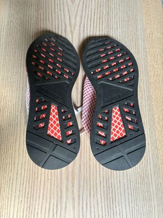 Zapatillas Adidas Deerup Runner Rosa y Blanco