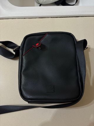 Tracolla Uomo Go Carpisa – Nero con Dettagli Rossi