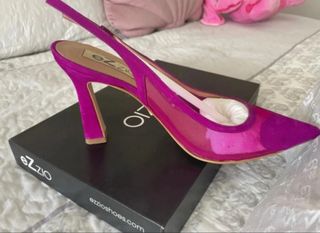 Zapatos de tacón Ezzio color buganvilla.