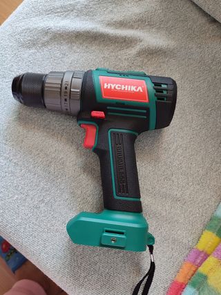 Taladro Atornillador HYCHIKA 18V + Accesorios
