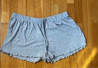 Pantalón corto gris de canalé