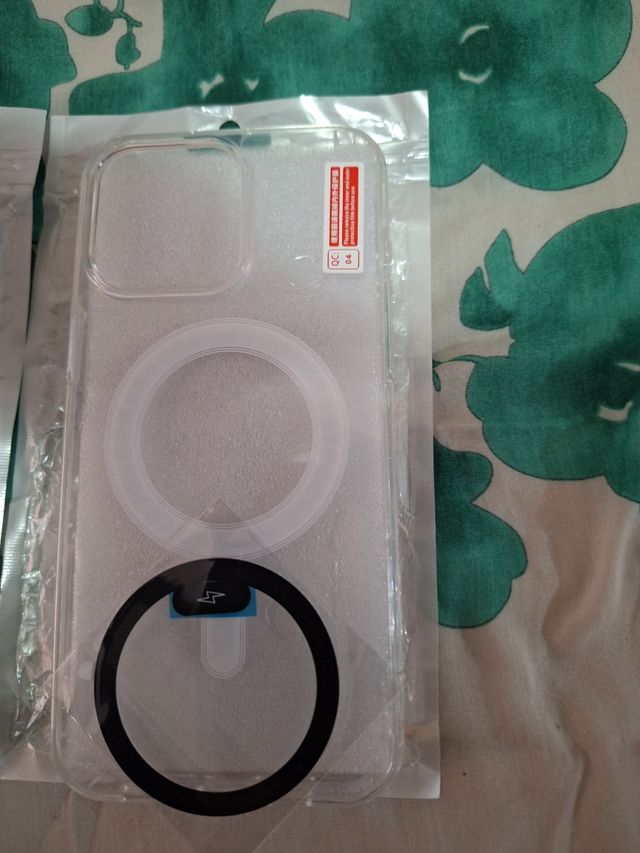 Custodia iPhone 15 con anello