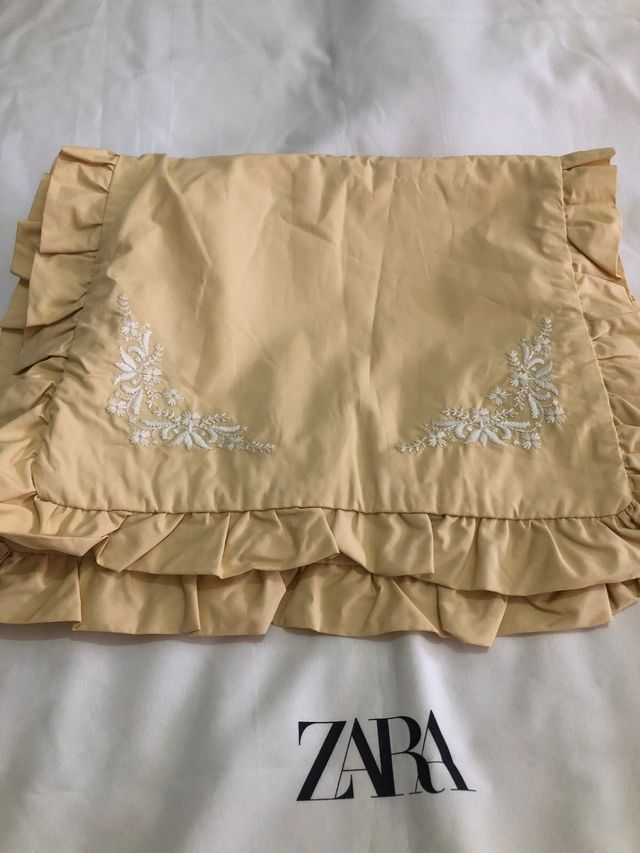 Fundas Cojín Bordadas Zara Home Amarillas
