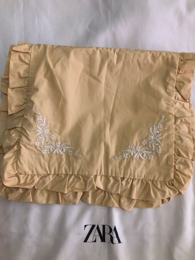 Fundas Cojín Bordadas Zara Home Amarillas