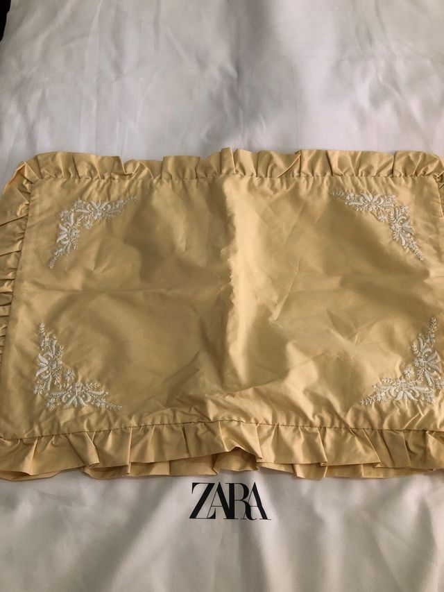 Fundas Cojín Bordadas Zara Home Amarillas
