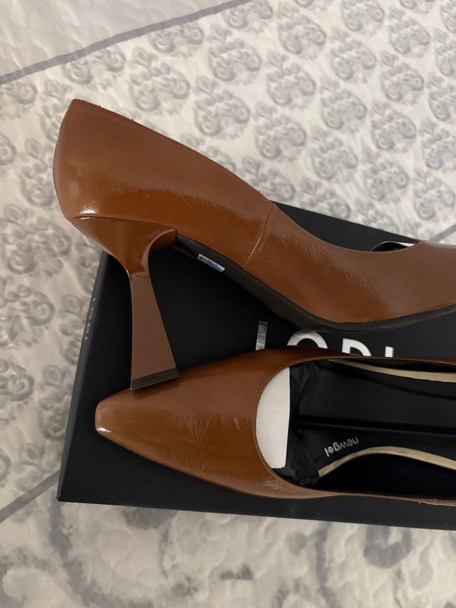 Zapatos de tacón Lodi charol marrón