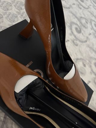 Zapatos de tacón Lodi charol marrón