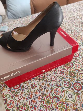 Zapatos de tacón Wonders negros