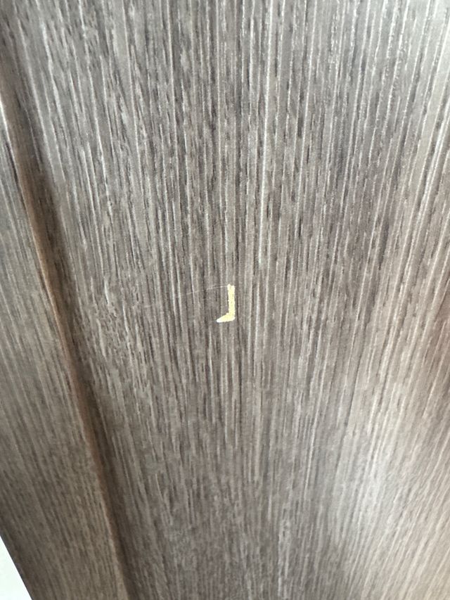 Cabecero y mesillas de madera