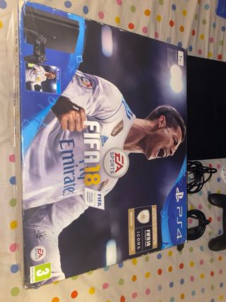 PS4 (PlayStation 4) FIFA 18 Bundle