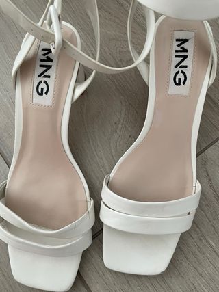Sandalias Mango Blancas Talla 38 tacon medio 