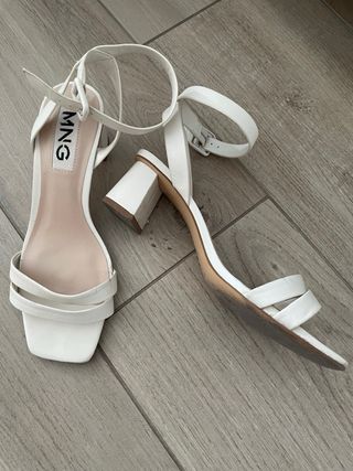 Sandalias Mango Blancas Talla 38 tacon medio 