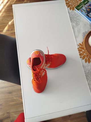 Zapatillas Adidas Hockey Naranja y Blanco