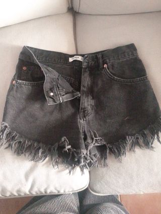 Shorts vaqueros negros Pull&Bear Talla 36