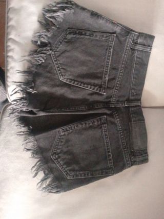 Shorts vaqueros negros Pull&Bear Talla 36