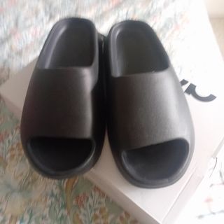 Chanclas de agua negras