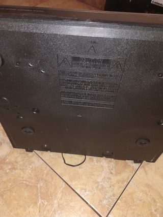 Lote 2 teles y 1 tocadiscos