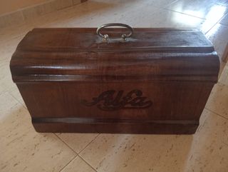 Tapa antigua máquina coser Alfa