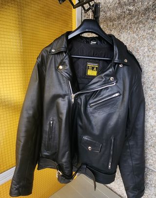 Chaqueta de cuero moto
Tallas M - L - XL - 2 XL