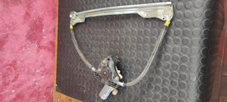 Motor elevalunas delantero izquierdo 82002098 (AG