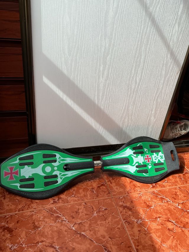 Skate de dos ruedas verde