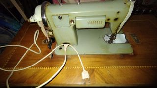 MAQUINA DE COSER A Precio ASEQUIBLE!!