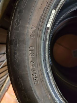 Ruedas Pirelli p7 en muy buen estado.
